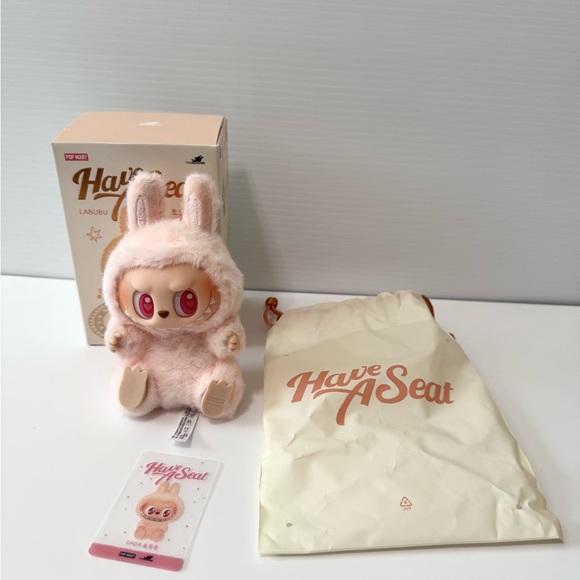 THE MONSTERS - Have a Seat Vinyl Plush - Dada Labubu - Picture 3 of 8